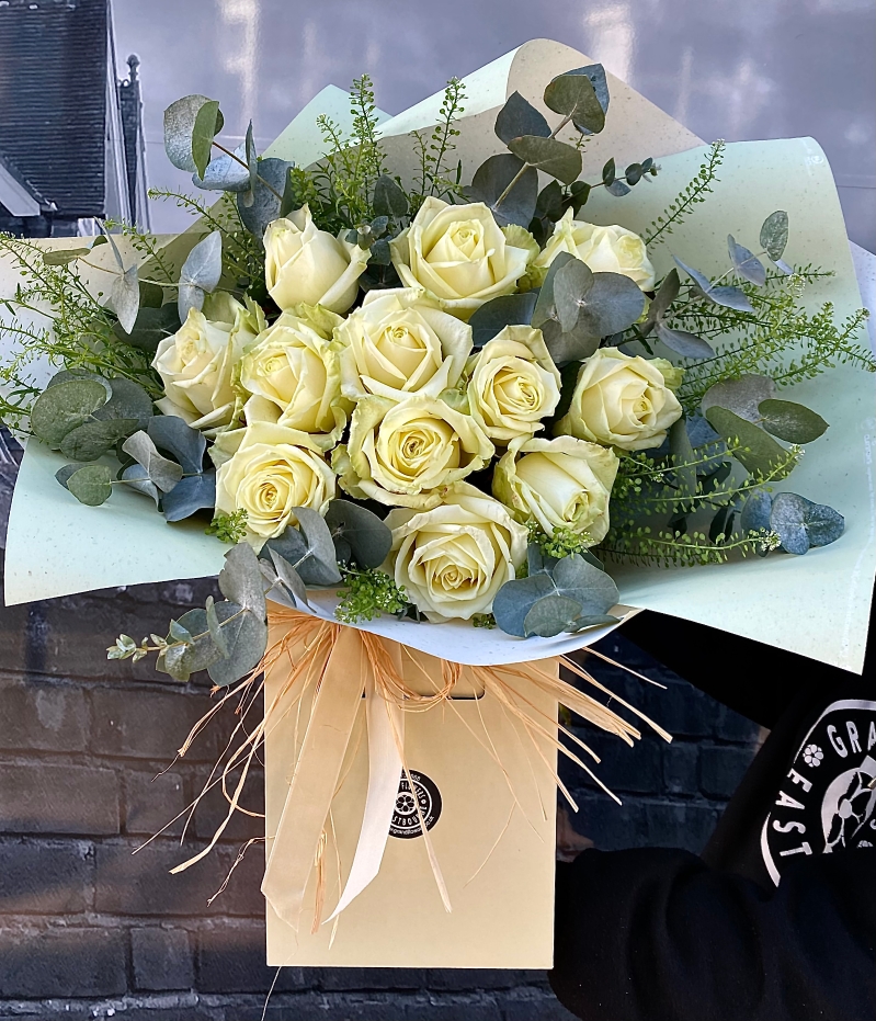 Dozen White Rose Bouquet