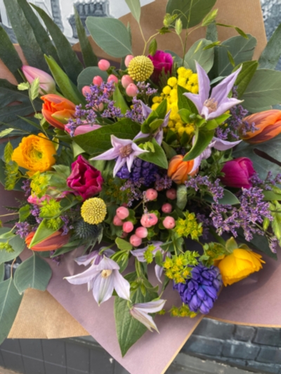 Spring flowers delivered for Easter same day in Eastbourne 