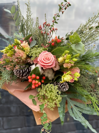 Pretty Christmas Bouquet