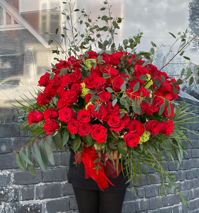 Luxury Red Roses delivered in Eastbourne 