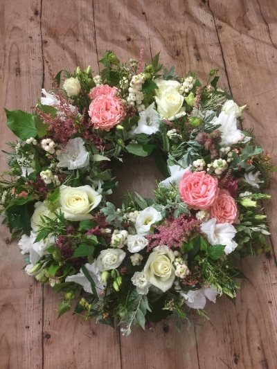 Wreath Natural Style in Pinks, Greens & White