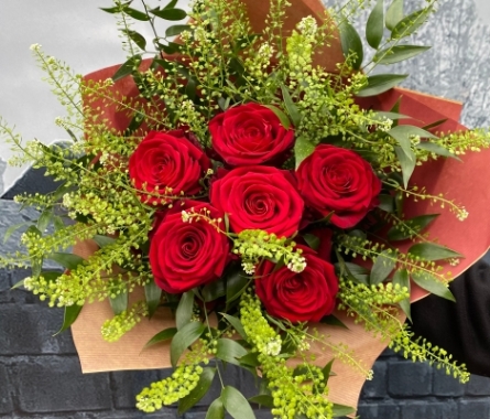 Red roses delivered in Eastbourne 