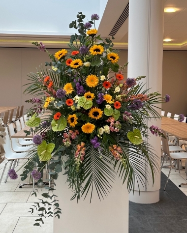 Large Pedestal Arrangement 