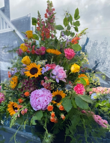 Large Pedestal Arrangement 