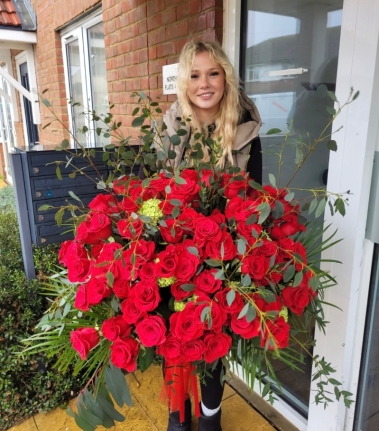 Luxury Red Roses delivered in Eastbourne 